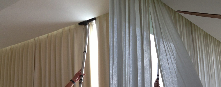 How to deep clean curtains